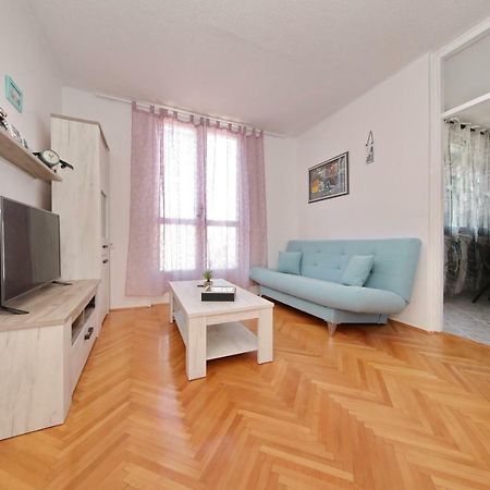 Apartman Lana In City Centre With Garage Zadar Exterior photo