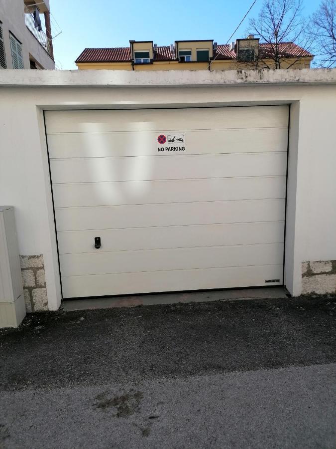 Apartman Lana In City Centre With Garage Zadar Exterior photo