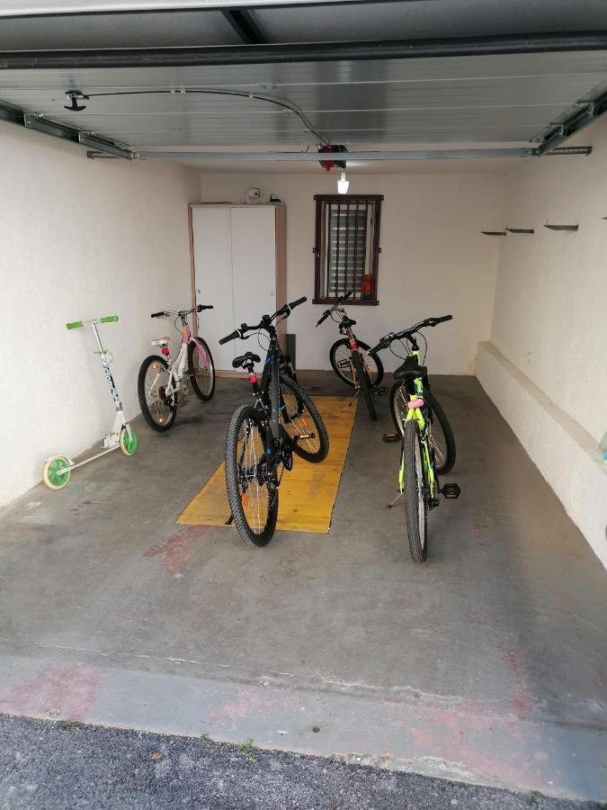 Apartman Lana In City Centre With Garage Zadar Exterior photo