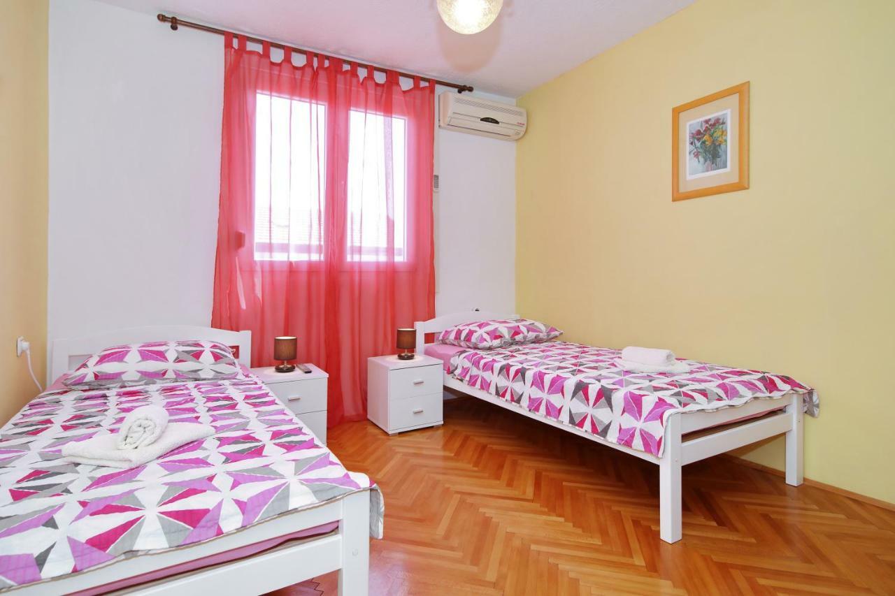 Apartman Lana In City Centre With Garage Zadar Exterior photo