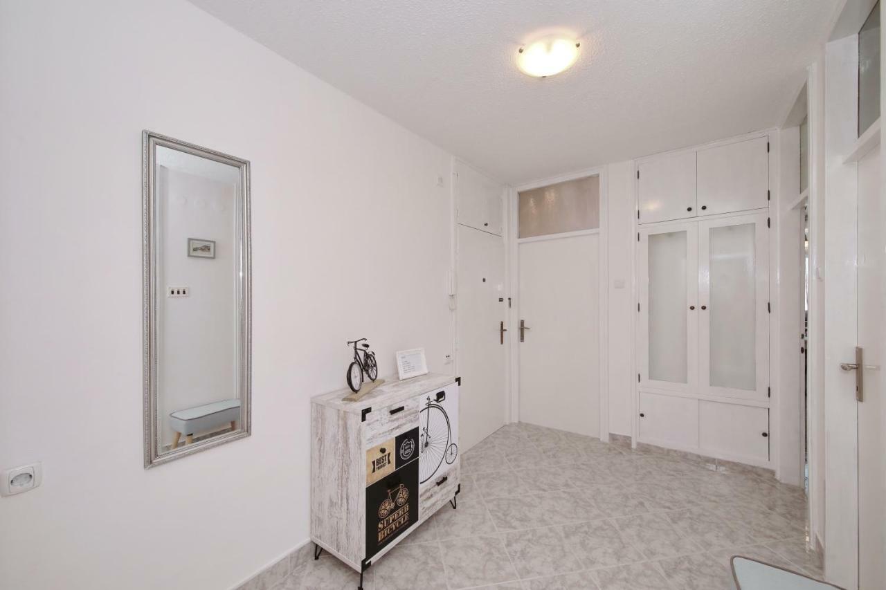 Apartman Lana In City Centre With Garage Zadar Exterior photo