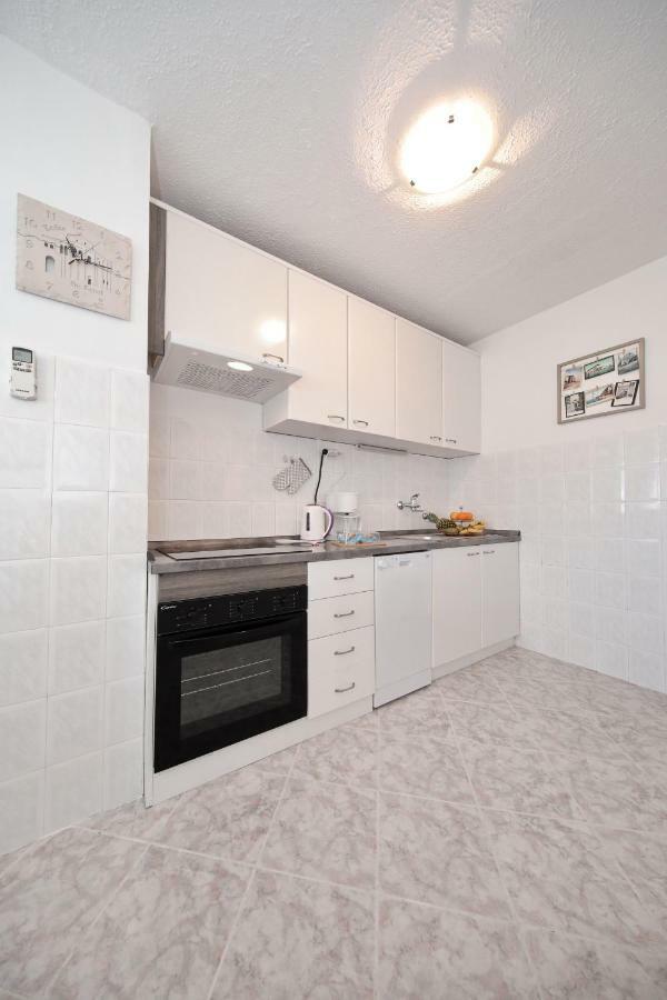 Apartman Lana In City Centre With Garage Zadar Exterior photo