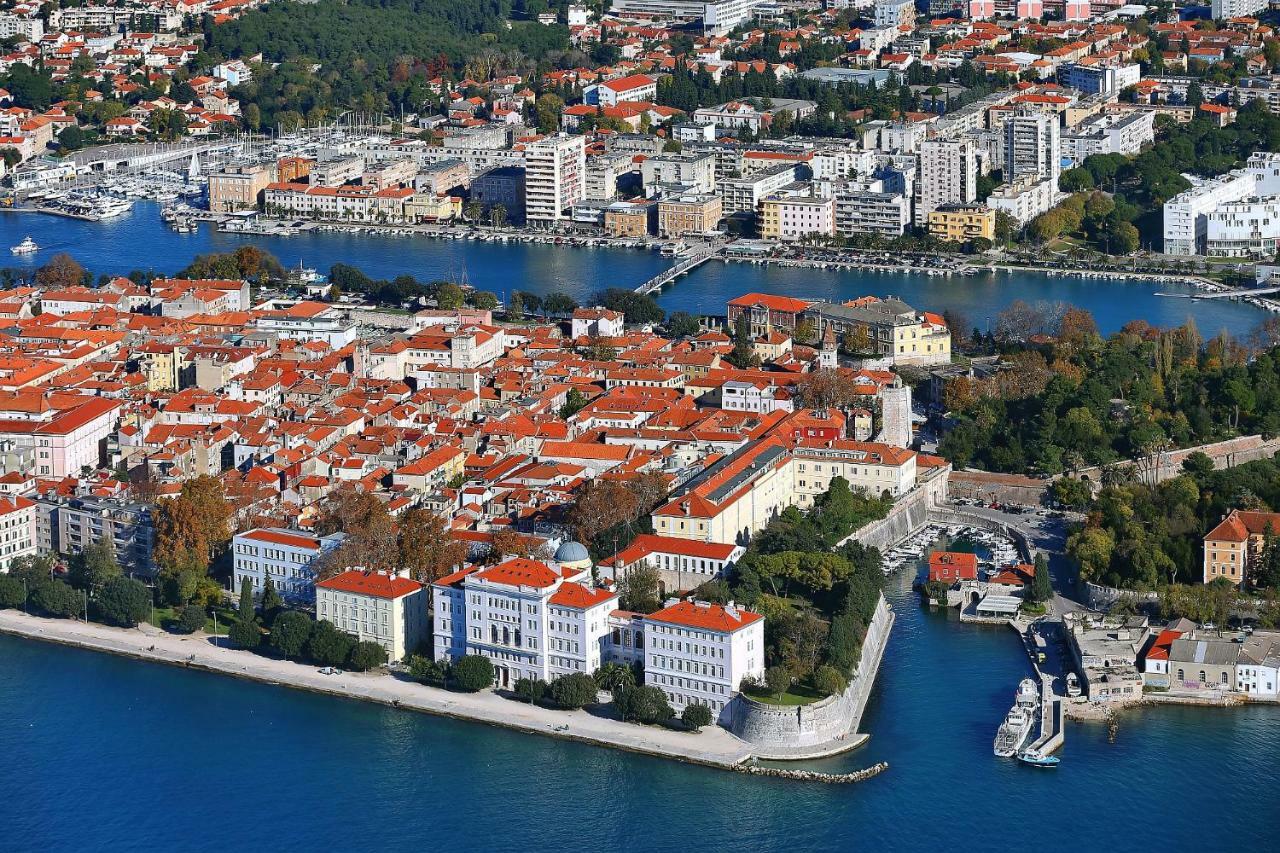 Apartman Lana In City Centre With Garage Zadar Exterior photo